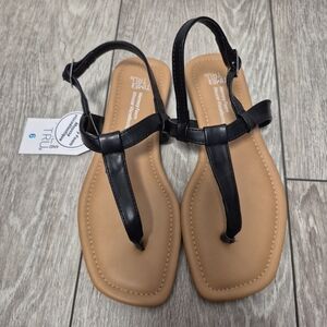 Time and Tru Black Memory Foam T‑Strap Women’s Sandals with Tan Footbed